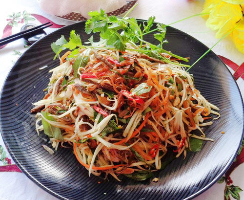 Learn Hoan Kiem Ward’s food heritage with expert insights